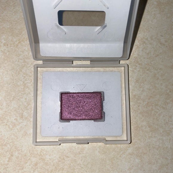 5/$25 Mary Kay Frozen Iris Eyeshadow - Picture 2 of 2